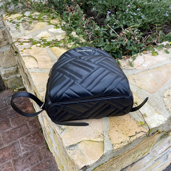 NWT Michael Kors md quilted leather backpack - Picture 2 of 7